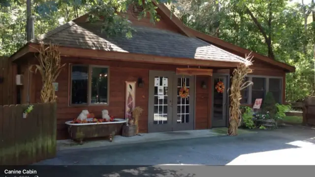 Canine Cabin LLC