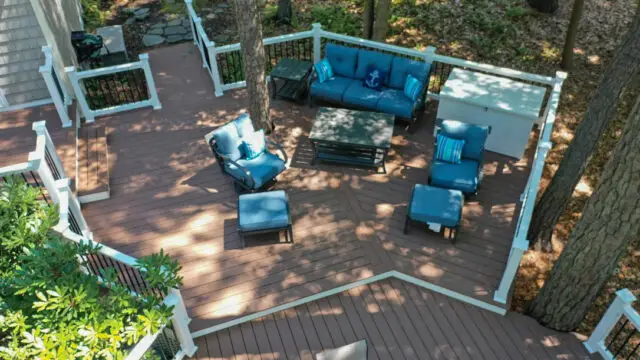 furnished-deck-wooded-area