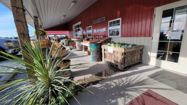 T.S. Smith Orchard Point Market